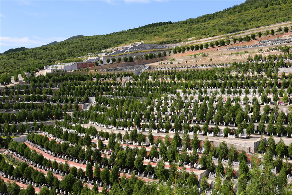 龙泉公墓