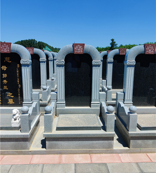 松鹤园立碑