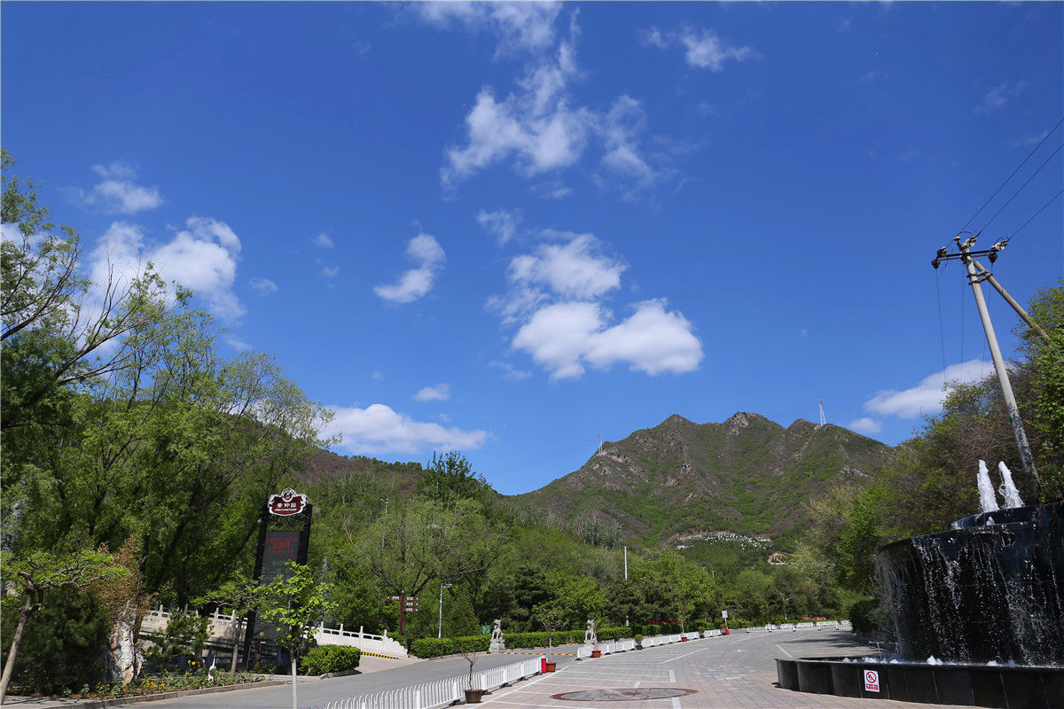 昌平炎黄陵园内墓地的朝向是什么样的呢-1