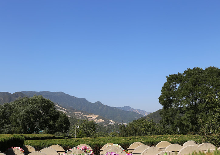 天山陵园环境